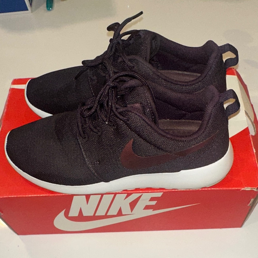 Nike Women’s Wine and White Roshe One Sneakers